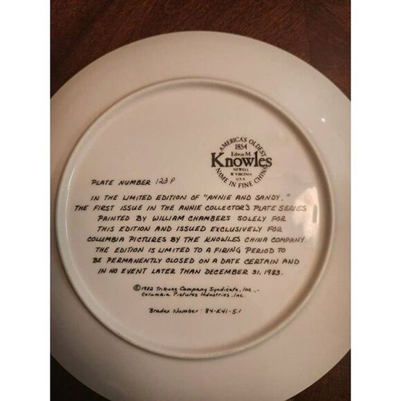 Annie and Sandy 1983 Collectors Plate - Picture 4 of 11